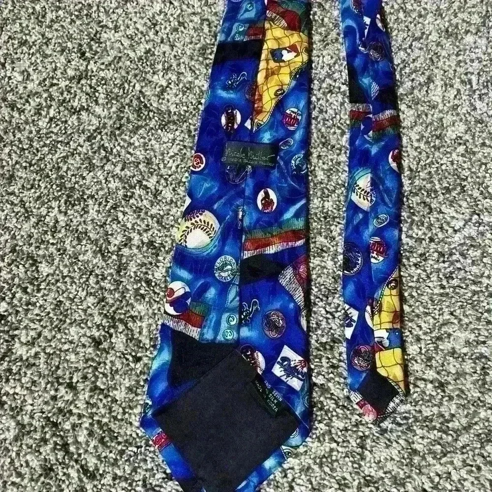 Nicole Miller Vintage 90s MLB Novelty Baseball Mens Neck Tie 100% Silk